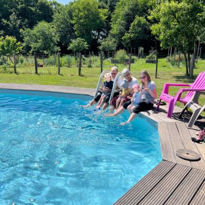 2025 05 30 Lgt Piscine Famille Avec Petits Enfants 8246 Bewerkt 850Px