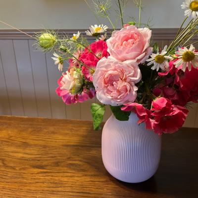 2025 06 07 Lgt Gite Bloemen Op Tafel 8424 850Px