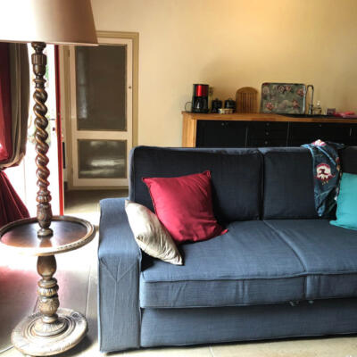 Se détendre sur le convertible confortable du gite...