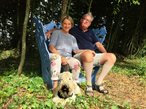 Karin en Kees op het #blauwebankje